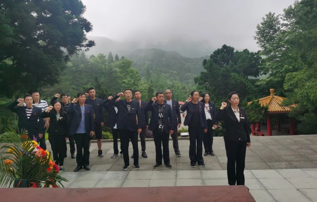 庐山博物馆党支部开展“追寻先辈足迹、传承红色基因”主题党日活动 庐山博物馆党支部开展“追寻先辈足迹、传承红色基因”主题党日活动